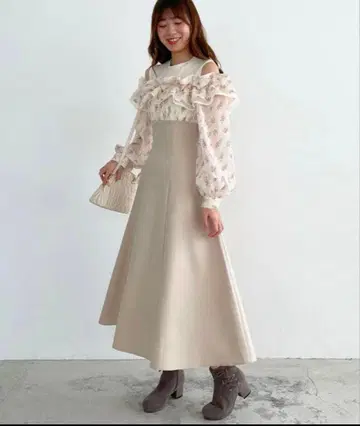 MAJESTIC LEGON 허리 쏙 밀푀유 원피스 아이보리 패턴