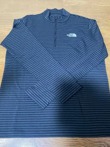 THE NORTH FACE 여성용 긴팔 T셔츠 보더 네이비 컬러