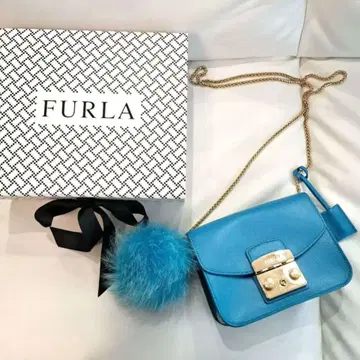 새상품급 FURLA 백 파랑 숄더백 퍼 포함 메트로폴리스