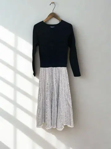 [ 새상품급 ] 저스길리티 도킹 레이스 스커트 원피스 사이즈 M