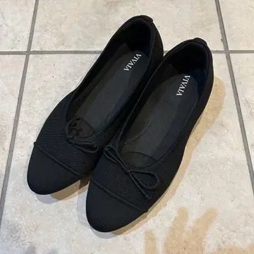 VIVAIA 블랙 플랫슈즈