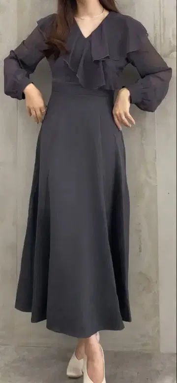 프릴 칼라 플레어 원피스