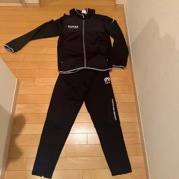 FINTA 블랙 저리 상하의 세트