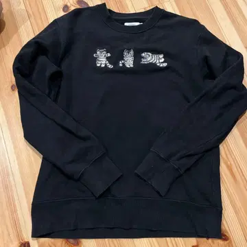 100만 번 산 고양이 맨투맨 그라니프 S 사이즈