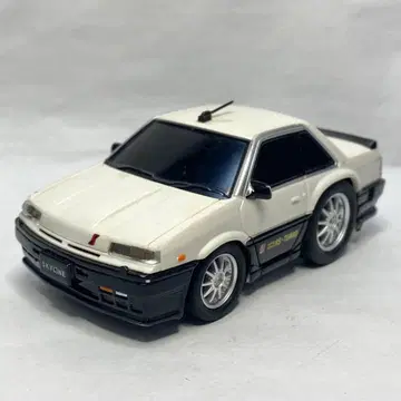 드라이브타운 닛산 스카이라인 2000RS-X 터보 철가면 화이트