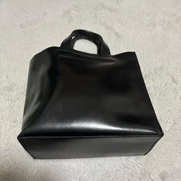 FURLA 블랙 가죽 핸드백