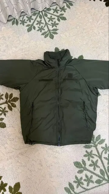 TAION 올리브 그린 다운 자켓