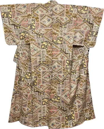 [순수 실크] 화려한 사라사 당초 문양 실버 라메 테두리 모던 기모노