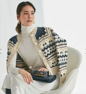 [ 4.5회 착용 ] SEVENTEN 체리 자카드 가디건 S