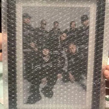 BAD HOP 프레임 사진