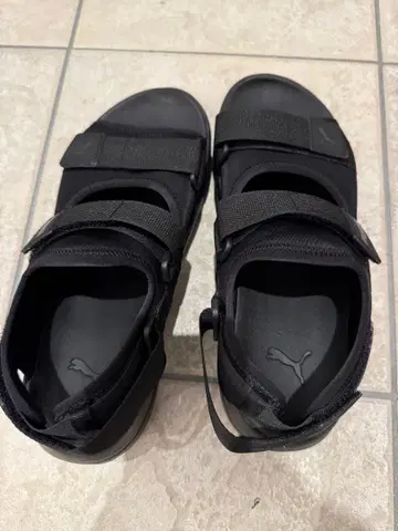 PUMA 블랙 스포츠 샌들