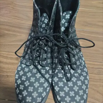 닥터마틴 올 패턴 블랙 부츠 26cm~26.5cm