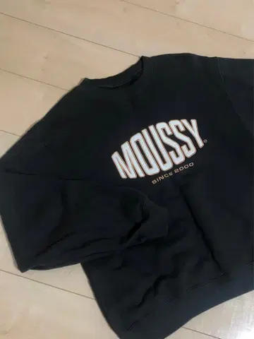 moussy 트레이닝복