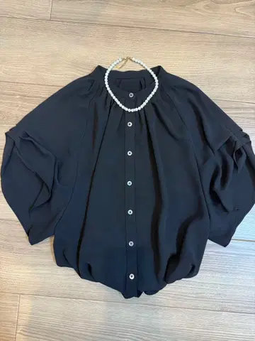 ADORE 블랙 상의 38