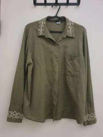 아이누 자수 올리브 그린 긴팔 셔츠 XS