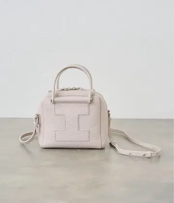 이아쿠치 쿠폴라 에크루