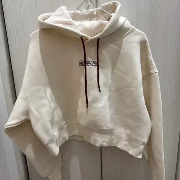 NEWERA 크림색 크롭 후드티 여성용 인기 완판템
