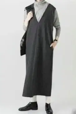 클리닝 완료 새상품급 울 스무스 V넥 원피스