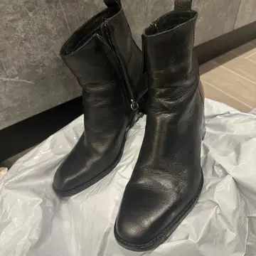 블랙 가죽 지퍼 부티