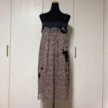 katie 전체 레이스 블랙 펄 원피스