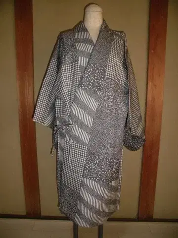 41 순수 실크 도중기 일본 의류 코트 롱 기장 101cm 멋스러운 패턴