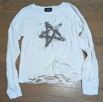 Grancy 큐빅 디자인 그래픽 데미지 롱 T 화이트 M 사이즈