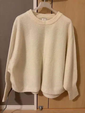 스픽 앤 스팬 돌먼 니트 화이트