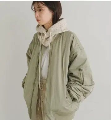 L 사이즈 Kastane 봄버 자켓 화이트 리버서블