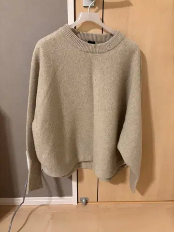 스픽 앤 스팬 돌먼 니트 베이지