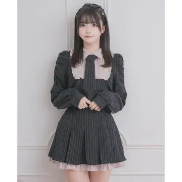 pium 셋업 넥타이 포함 스퀘어 프릴 긴팔 상의 미니 스커트