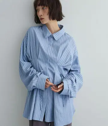 [ AnriettMusee ] 드로스트 셔링 허리 턱 셔츠