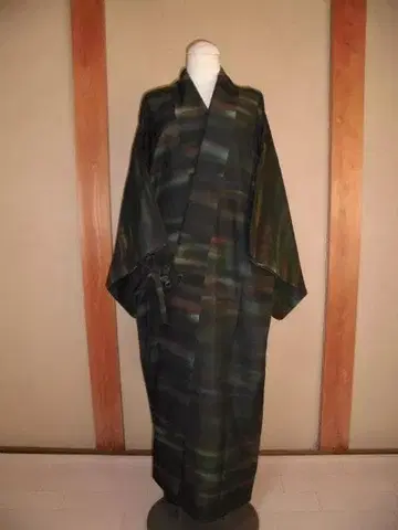 42 순수 실크 도중착 일본 의류 코트 롱 127cm 안개 무늬