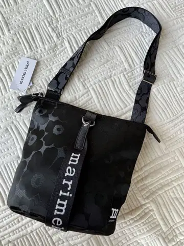 새상품 marimekko Carry All Unikko 숄더백