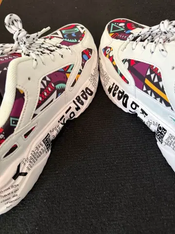 컬러풀 그래픽 스포츠 슈즈 26~28까지 대응