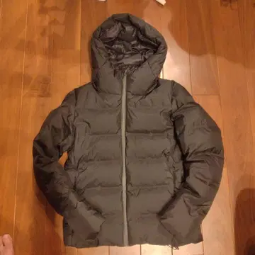 UNIQLO 심리스 다운 후드티 블랙