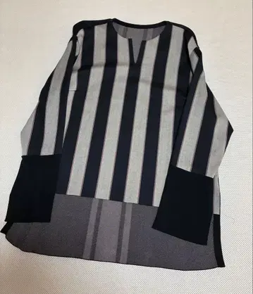 ADORE 어도어 상의