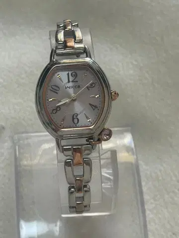 Citizen WICCA 타원형 아날로그 손목시계