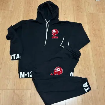 NESTA 블랙 후드 부착 트레이닝복