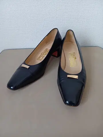 SalvatoreFerragamo 페라가모 펌프스