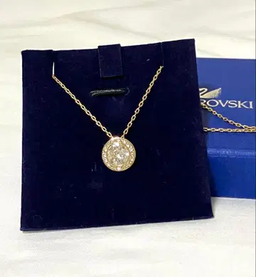 Swarovski 라운드형 목걸이
