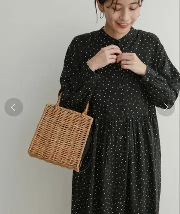 어반 리서치 도어스 도트 무늬 개더 원피스