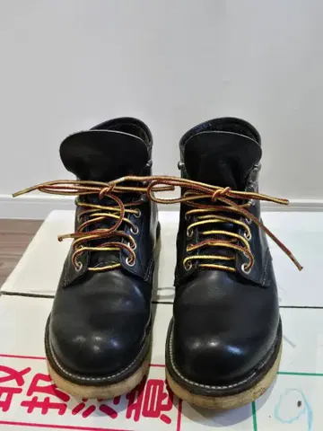 가죽 블랙 하이컷 부츠