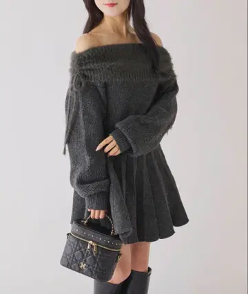 NICECLAUP 오프숄더 니트 원피스