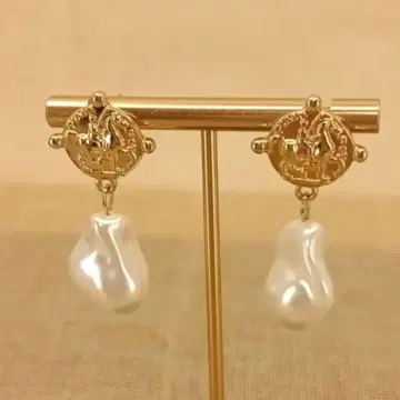 빈티지 골드 펄 호스 양쪽 귀걸이 세트 2개 앤티크