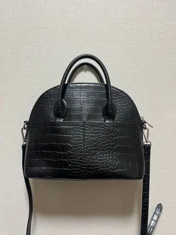 새상품급 ZARA 자라 엠보 하프문 보스턴 백