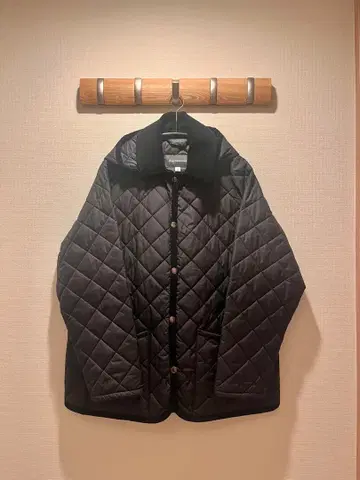 British Made Auchincoal 후드 부착 퀼팅 자켓