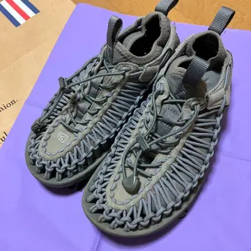 KEEN H2 샌들 그레이