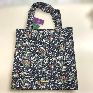 새상품 리버티 프린트 이치고 패턴 미니 토트백 애프터눈 티