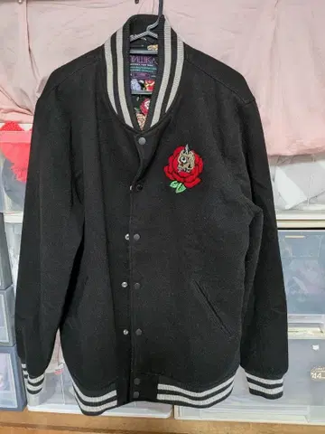 장미 자수 블랙 바시티 자켓