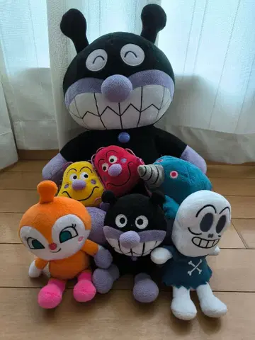 컬러풀한 캐릭터 봉제 인형 세트